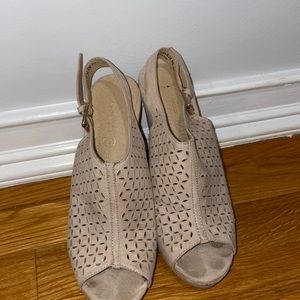 Chinese Laundry Beige Wedges